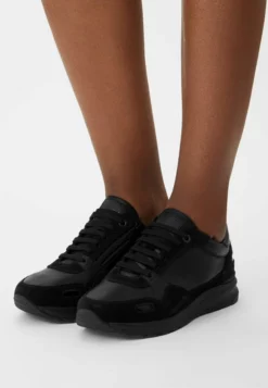 Geox AIRELL - Baskets Basses - Black