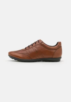 Geox UOMO SYMBOL - Chaussures à Lacets - Brown
