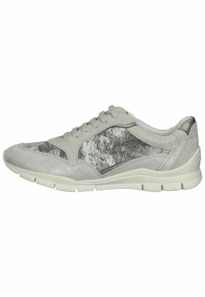 Geox Baskets Basses - White C